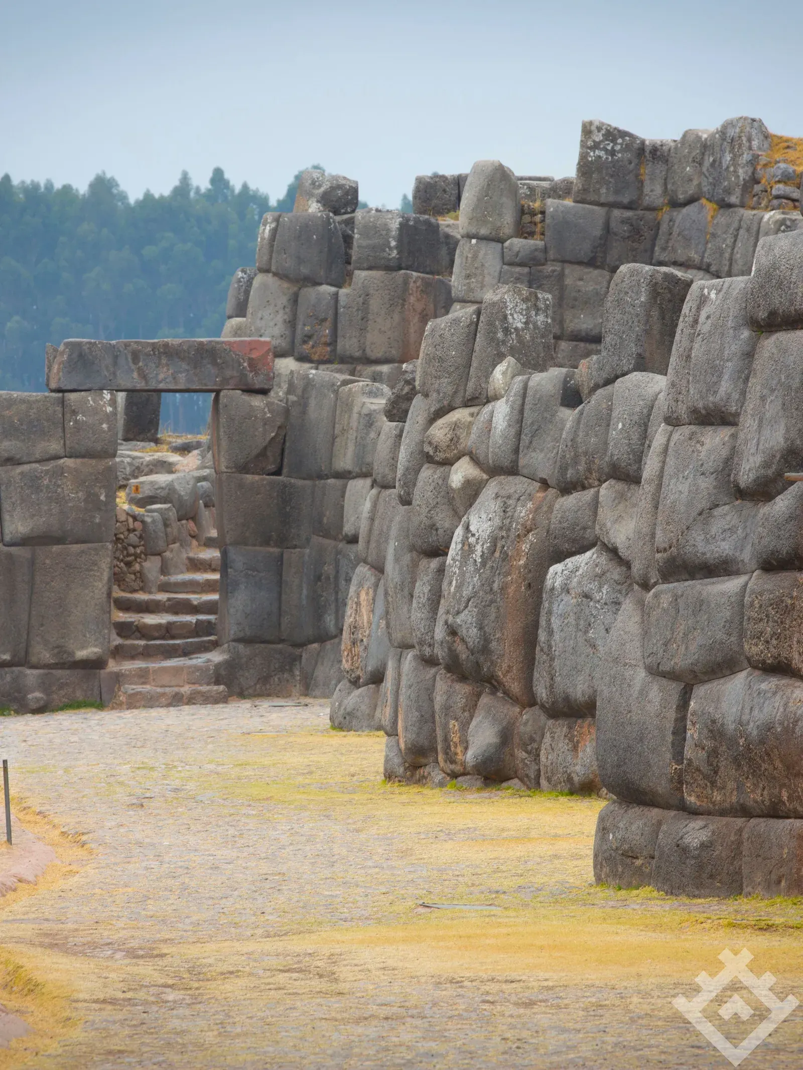 Los muros de piedra de la fortaleza de Sacsayhuamán